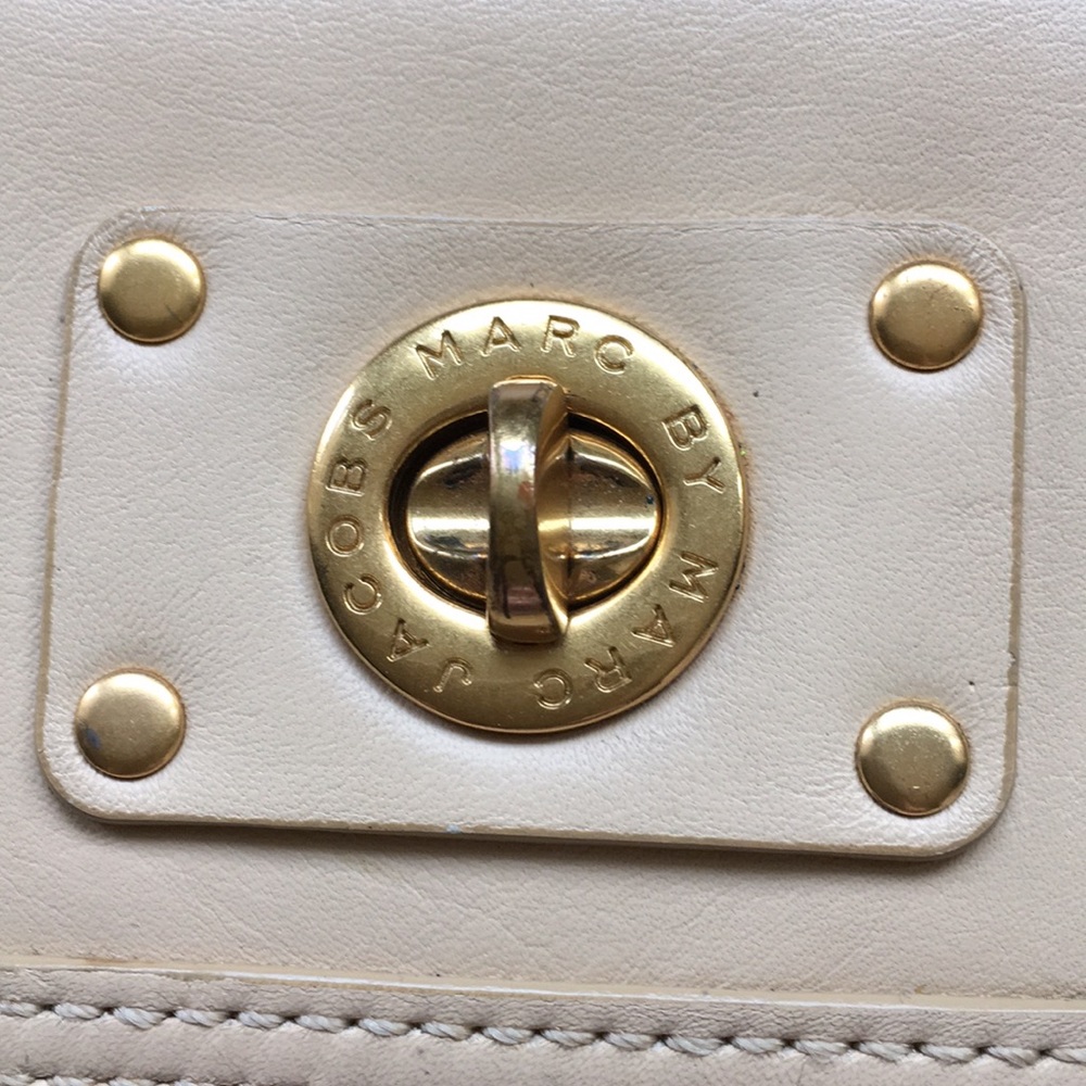 Marc by Marc Jacob’s Turnlock Wallet - Picture 4 of 4